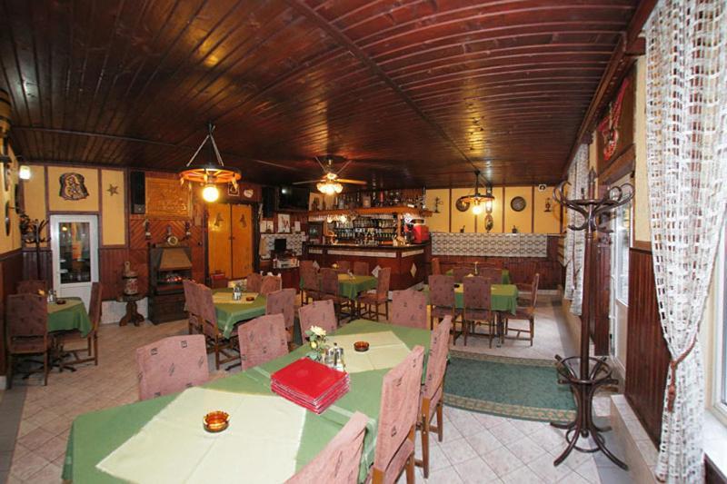 Complex Turistic Caprioara Hotel Baia Mare Buitenkant foto