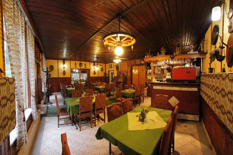 Complex Turistic Caprioara Hotel Baia Mare Buitenkant foto