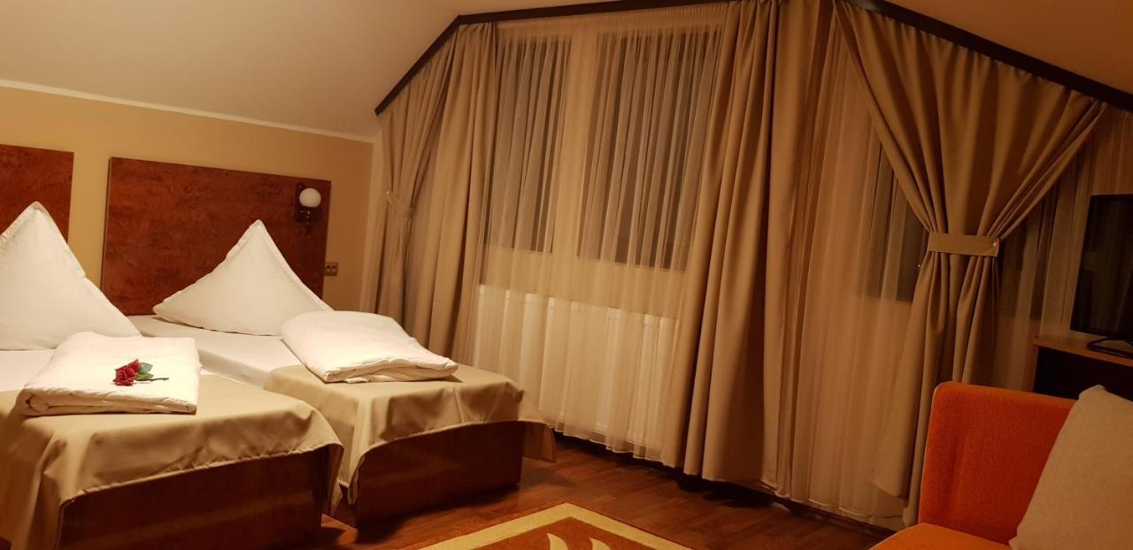 Complex Turistic Caprioara Hotel Baia Mare Buitenkant foto