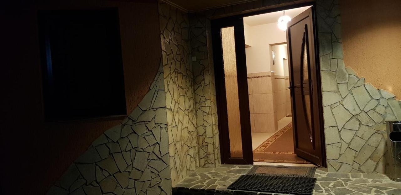 Complex Turistic Caprioara Hotel Baia Mare Buitenkant foto