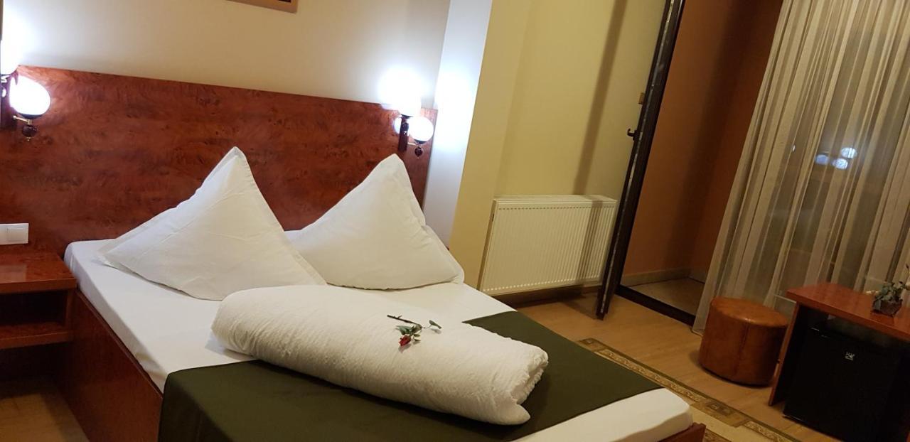 Complex Turistic Caprioara Hotel Baia Mare Buitenkant foto
