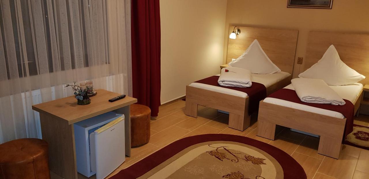 Complex Turistic Caprioara Hotel Baia Mare Buitenkant foto